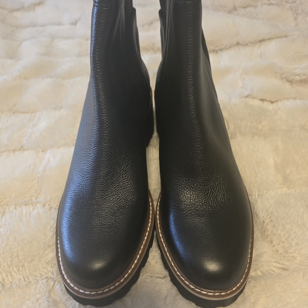 Dolce Vita Black Leather Heeled Chelsea Boots, Waterproof, Never Worn